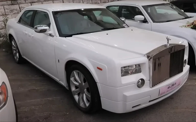 This fake Rolls-Royce Phantom looks absolutely wild