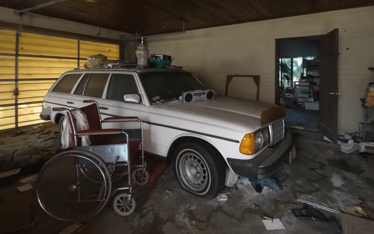 Abandoned house with Mercedes W123 has very cool back story