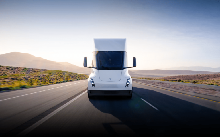 Driver captures Tesla Semi smoothly moving through traffic